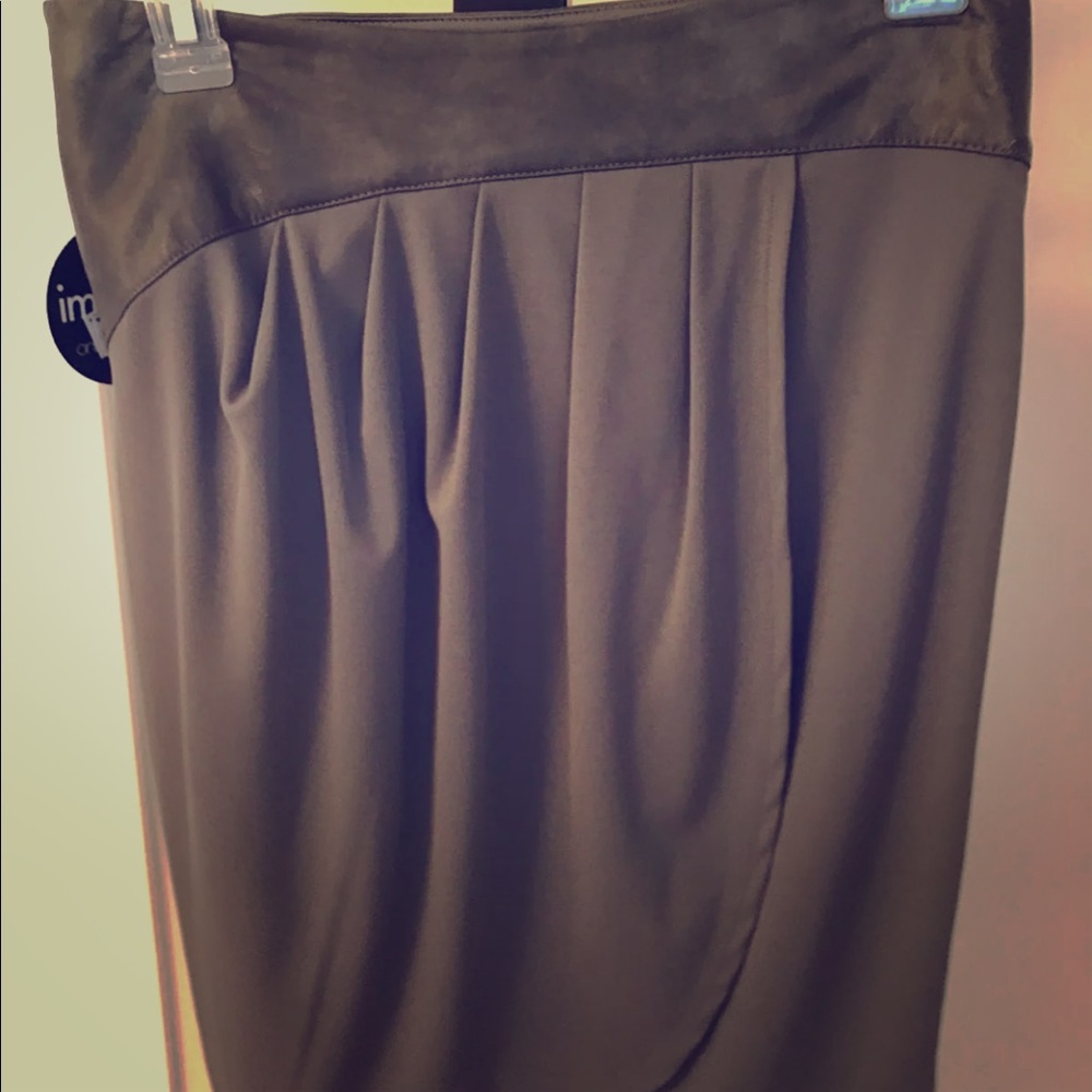 NEW Skirt